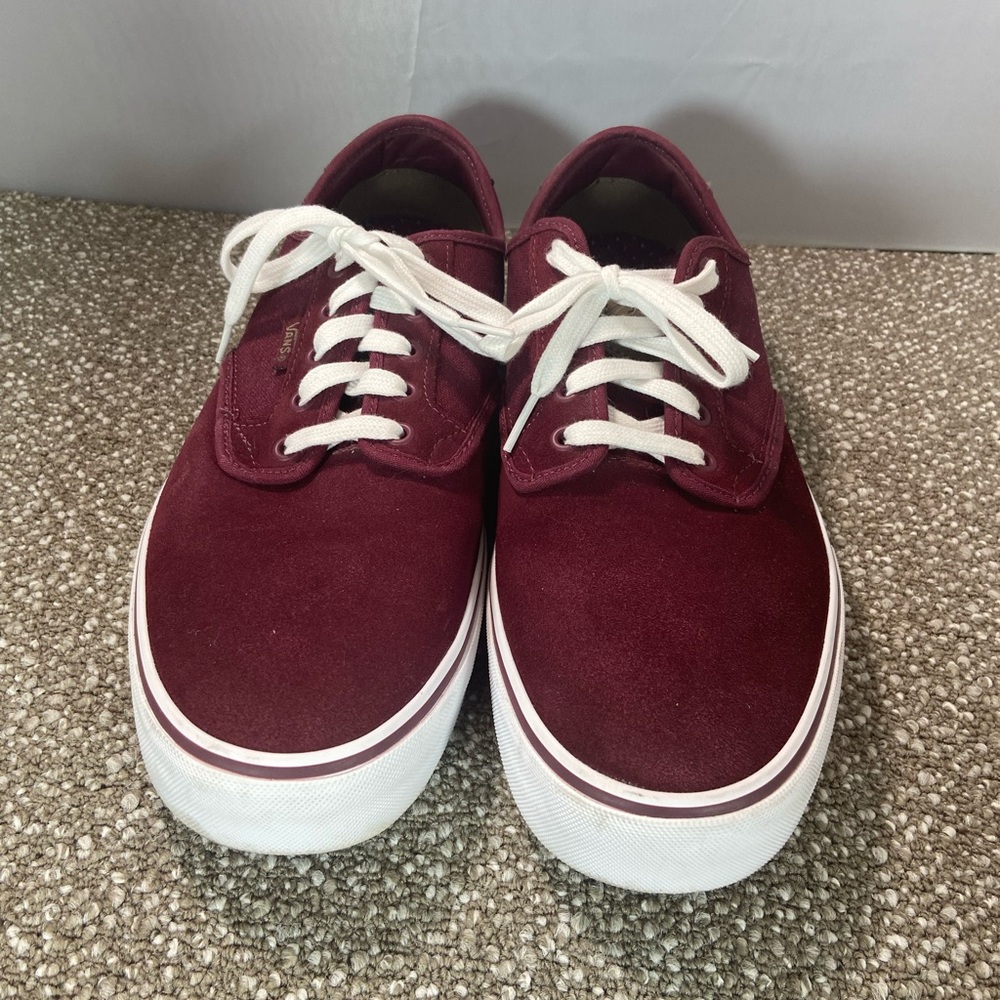 Men's  Van’s Tennis Maroon Athletic Shoes with White Laces New with Box. Size 13